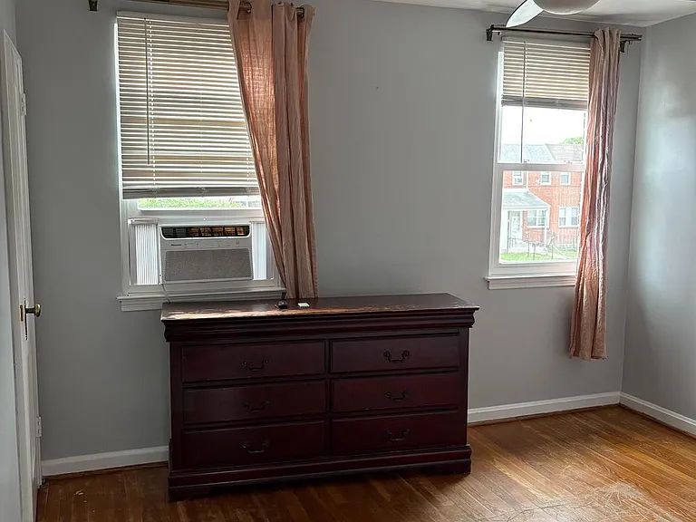 1542 Becklow Ave — Photo 10