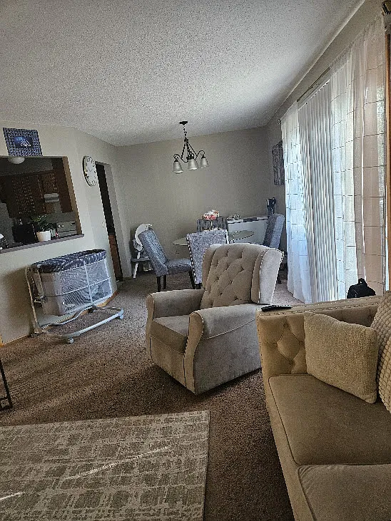 2 bed, 1400 sqft, $1,800 — Photo 2
