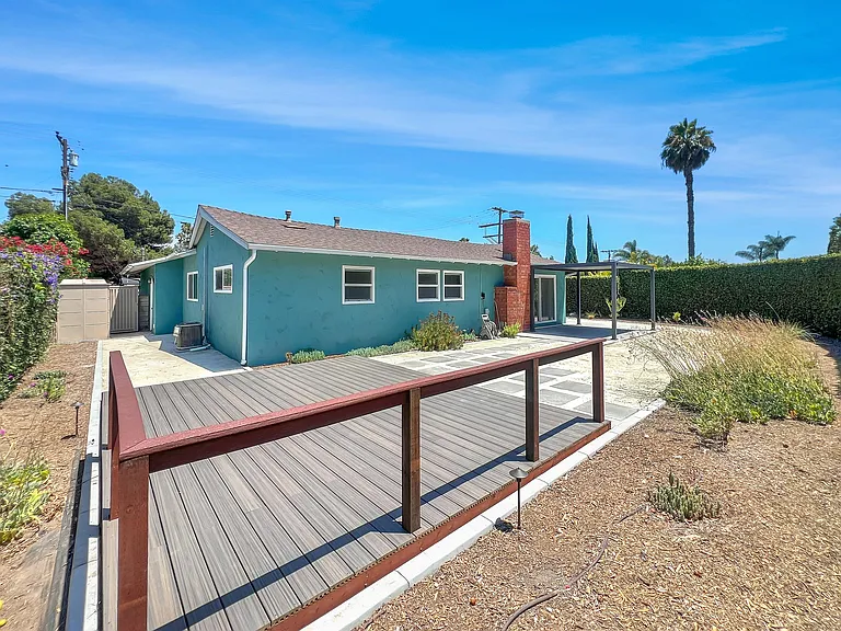 13902 Powers Rd — Photo 24