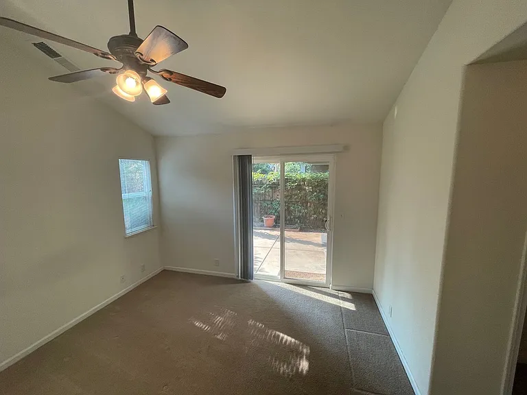 66 N Valley Ct — Photo 8