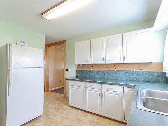 4th image of 3303 County Road C