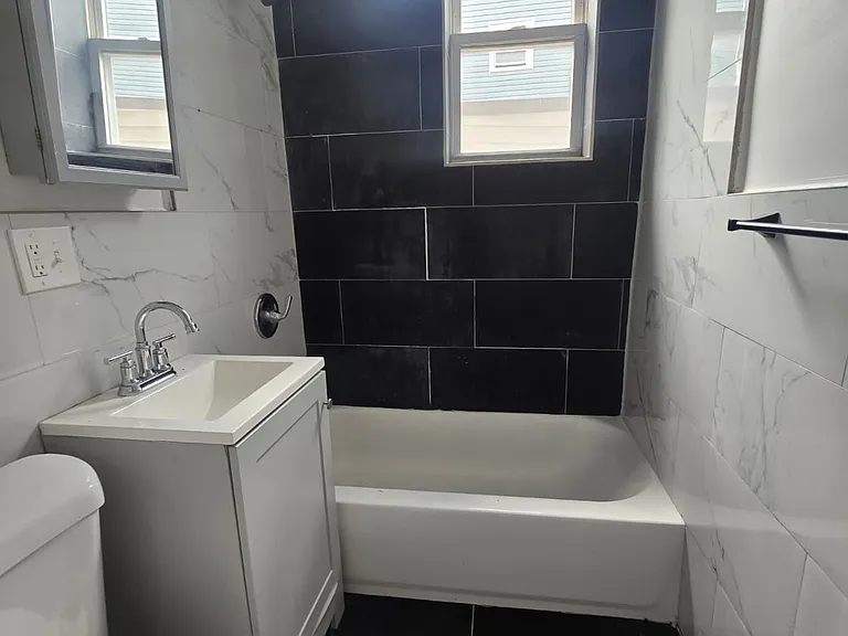 474 River St #2B — Photo 4