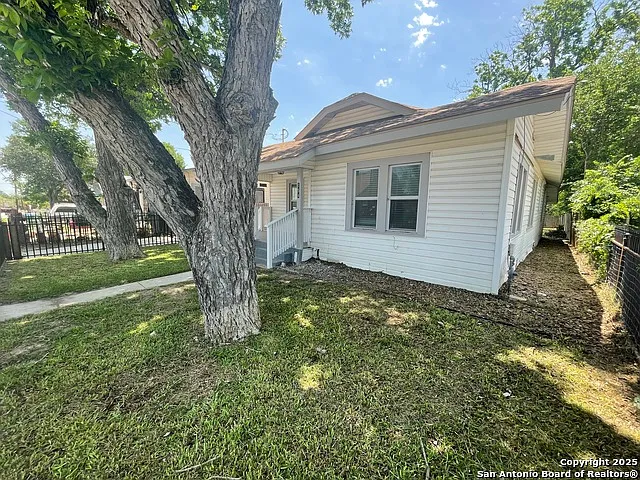 154 Octavia Pl — Photo 3