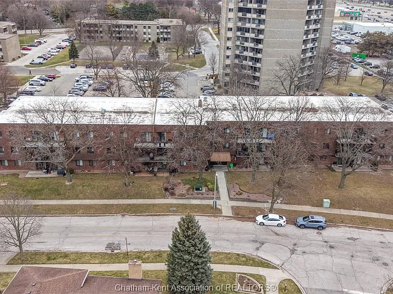 225 Campus Pkwy #117 — Photo 30