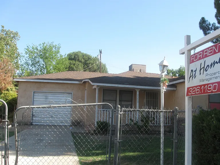 2231 Elton Ave — Photo 3