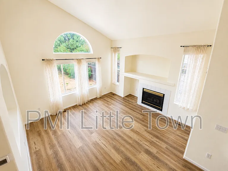 5183 Creek Way — Photo 9