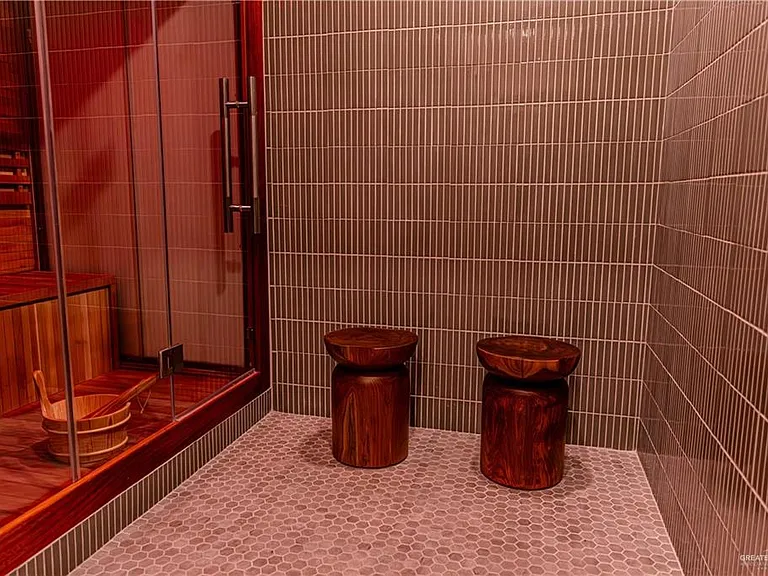 500 N Ware Rd — Photo 3