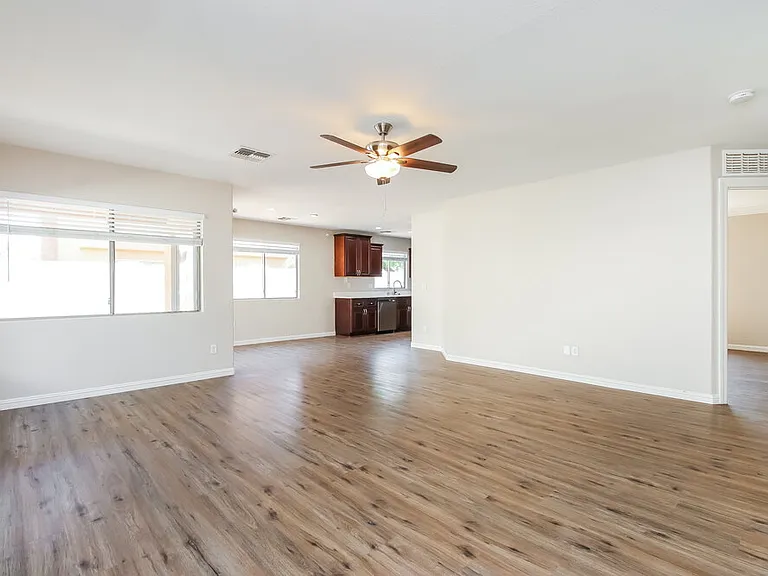 878 E Pollino St — Photo 5