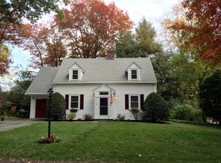 18 Brewster Rd, Wellesley, MA 02481