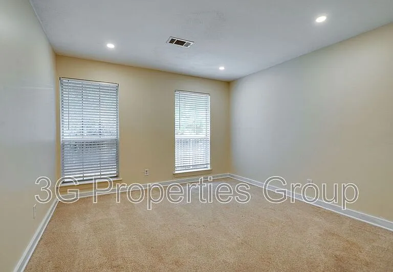 3937 Valley View Ln — Photo 19