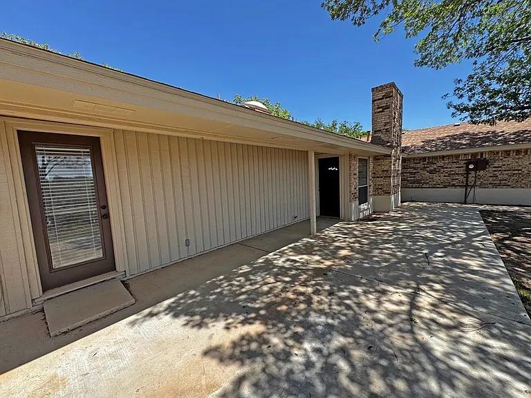 4027 Angelina Dr — Photo 16