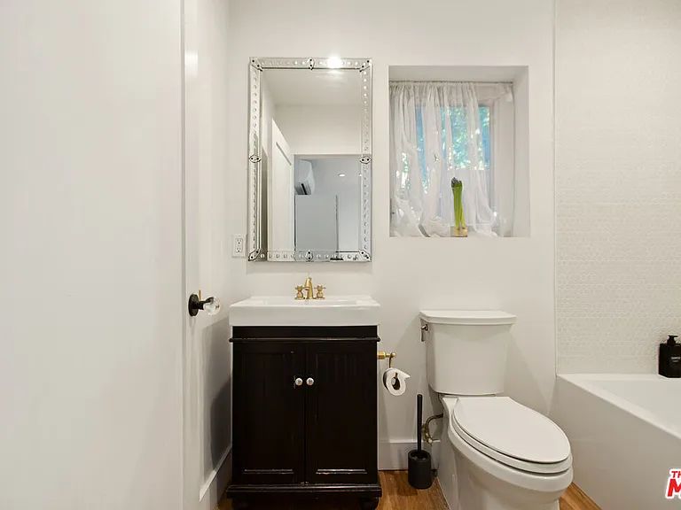 327 N Edinburgh Ave — Photo 14
