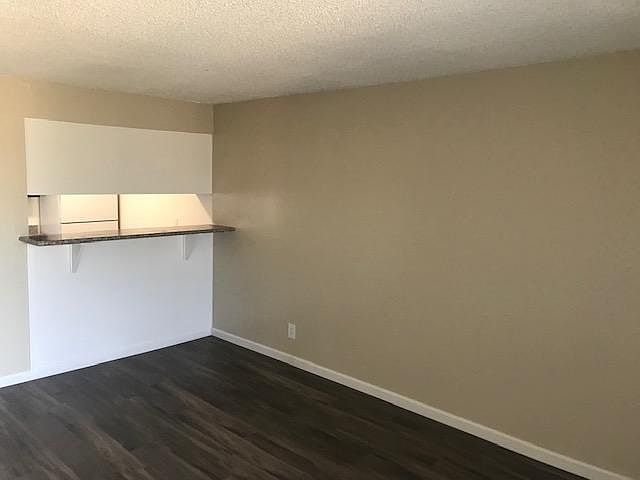 1st image of 880 Beelard Dr