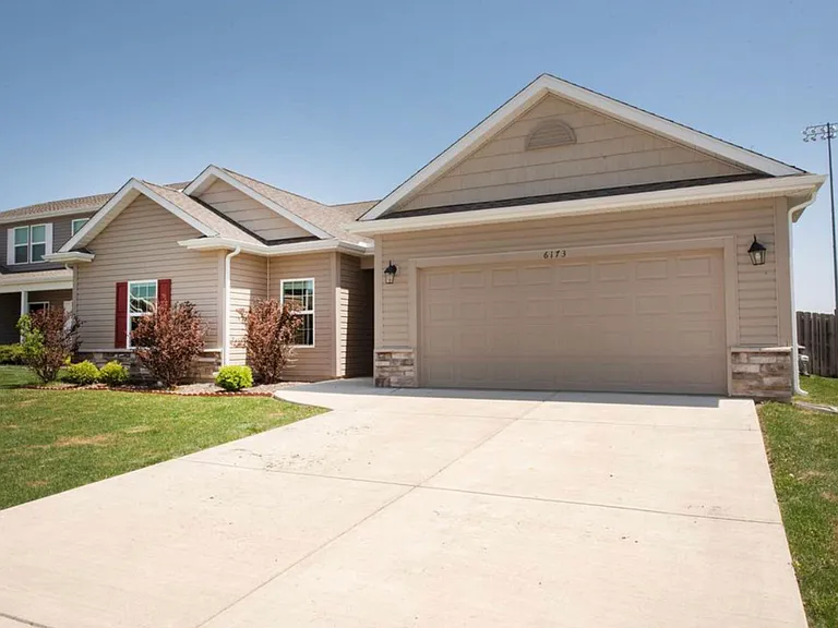 6173 Silvercreek Dr — Photo 1