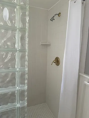 4 bed, 2500 sqft, $5,000 — Photo 3