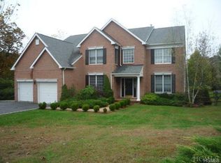 7 Stratford Dr, Mount Kisco, NY 10549