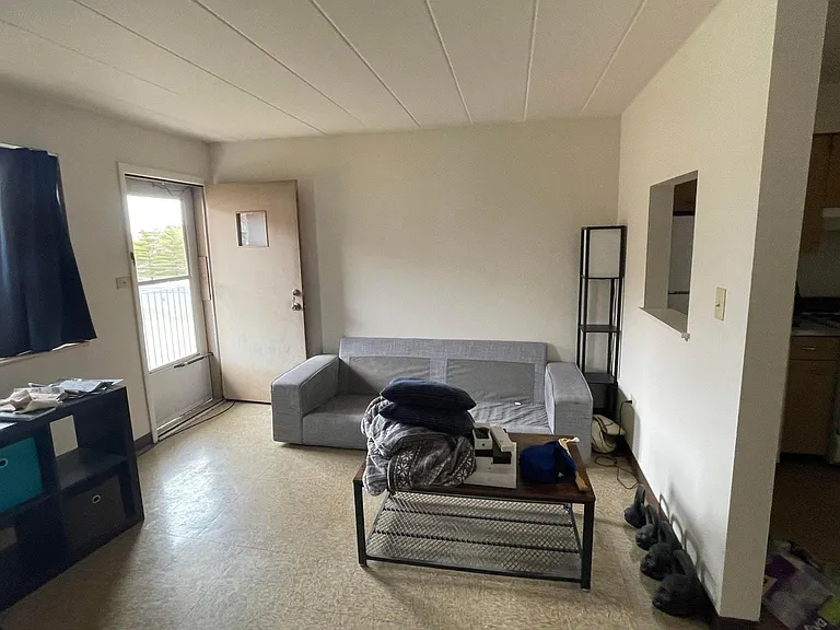 237 W 1st St #4 — Photo 5