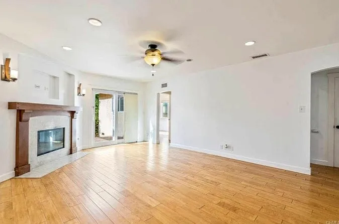 4759 Hackett Ave — Photo 6