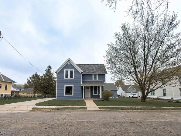 214 West Clarence Street, Dodgeville, WI 53533