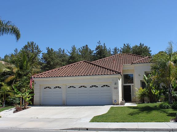 Single-story with 3 car garage