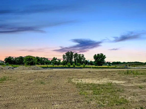 435 Meadow Brooke Ln, Dyer, IN 46311