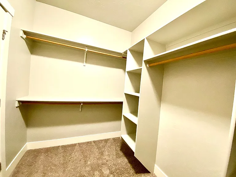 481 W Peck St — Photo 25