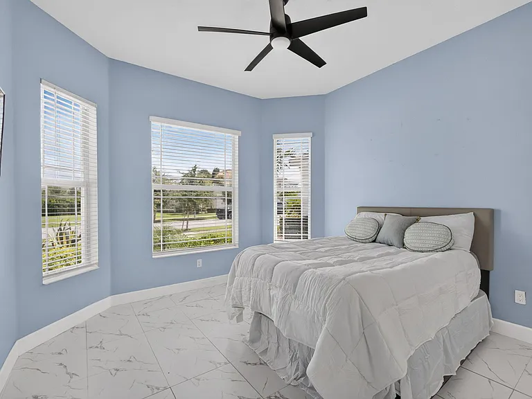 16293 Melogold Dr — Photo 28