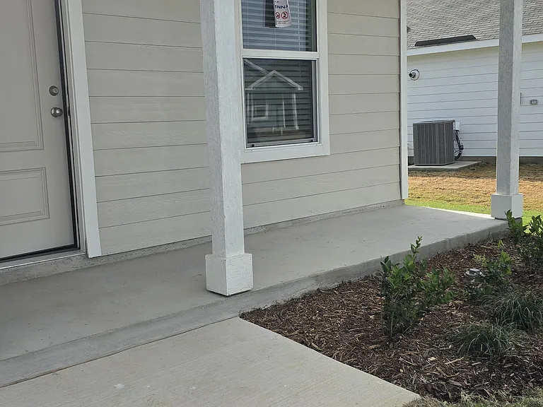 7916 Rutherford Ln — Photo 4
