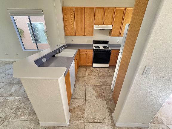 4th image of 4660 Regalo Bello St