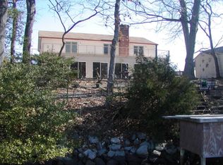 409 Harbor Dr, Reedville, VA 22539