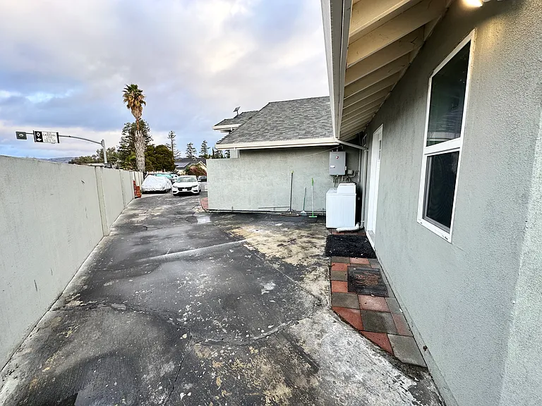 3282 Maple Leaf Ct #D — Photo 11