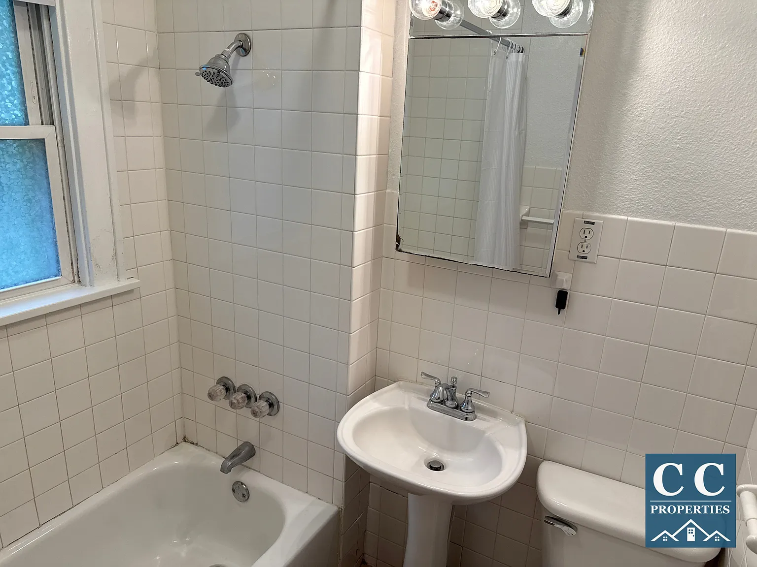 3 bed, $1,350 — Photo 3
