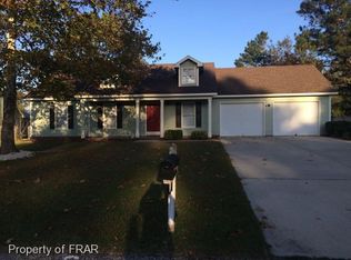 624 Riverwind Dr, Spring Lake, NC 28390