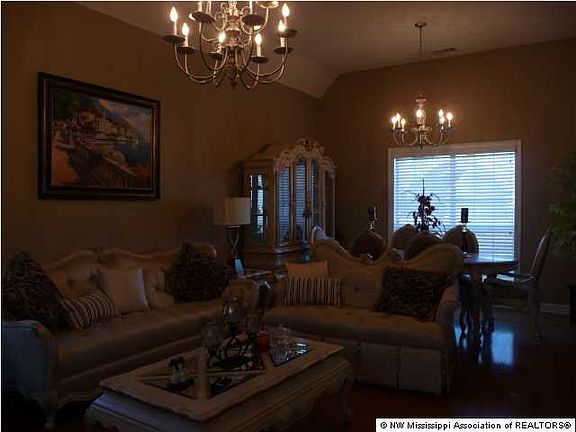 5th image of 8126 Woodson Dr