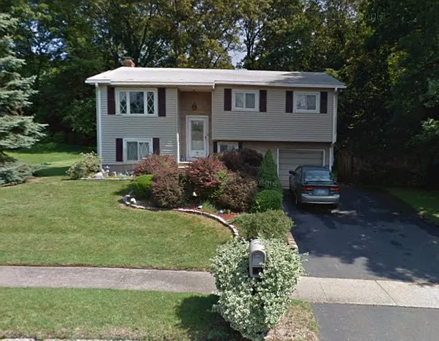 27 Flower Dr — Photo 1