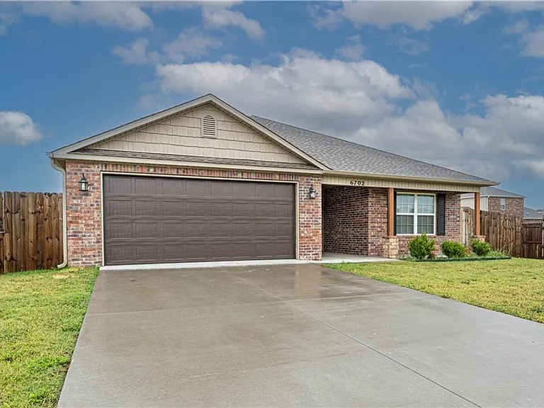 6702 SW Pilgrim Rd — Photo 1