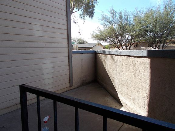 3rd image of 1720 W Park Wood Ln