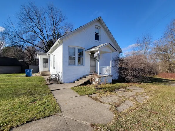 300 S Peru Rd, Seatonville, IL 61359