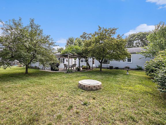 3rd image of 4566 Pemberley Ave NW