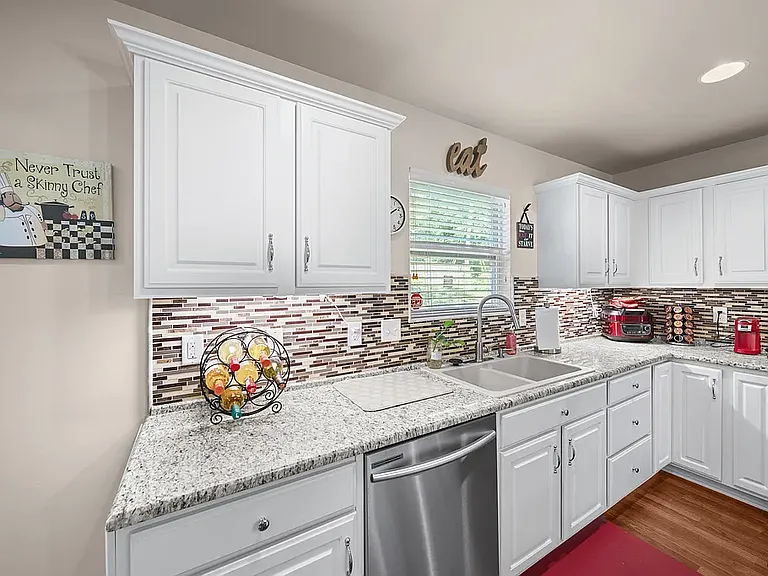 6514 Glenmoor Dr — Photo 3