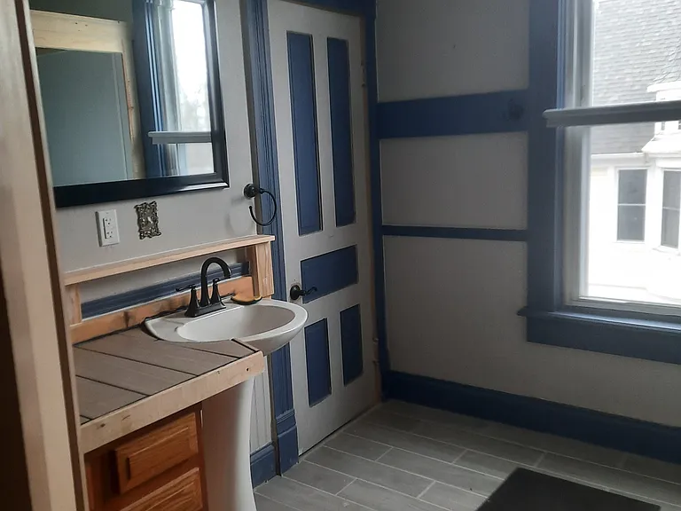 636 N High St — Photo 14