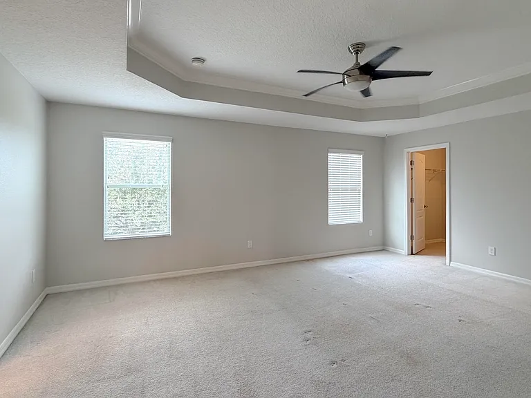 10606 Inside Loop — Photo 7