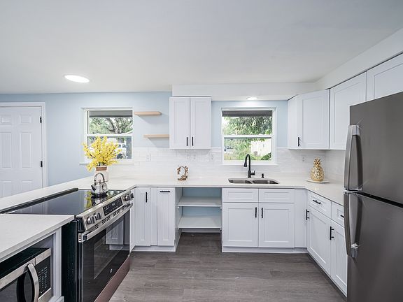 4th image of 1016 7th St E