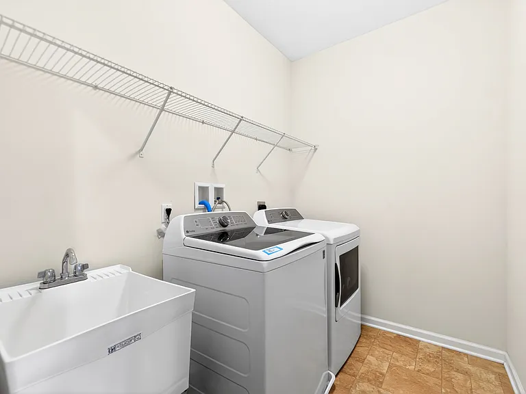 408 Fairmont Dr — Photo 19