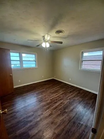 4 bed, 1850 sqft, $2,000 — Photo 2