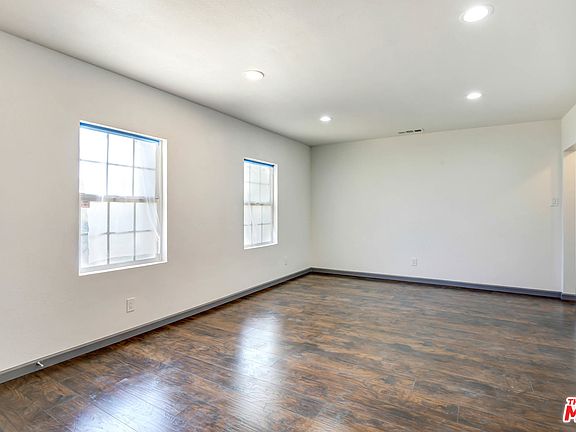 5th image of 1128 Chestnut St
