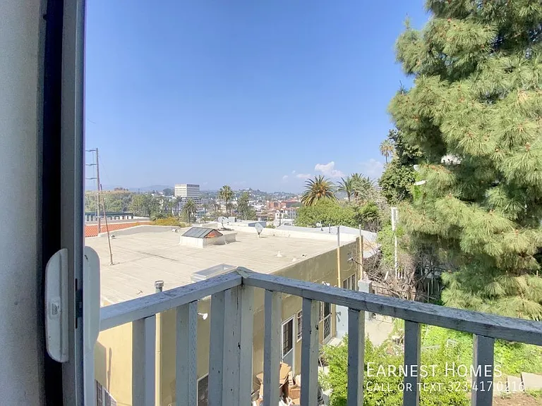 834 Laguna Ave #3/4 — Photo 9