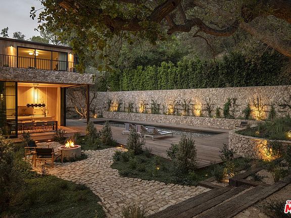 5th image of 3274 Oakdell Rd