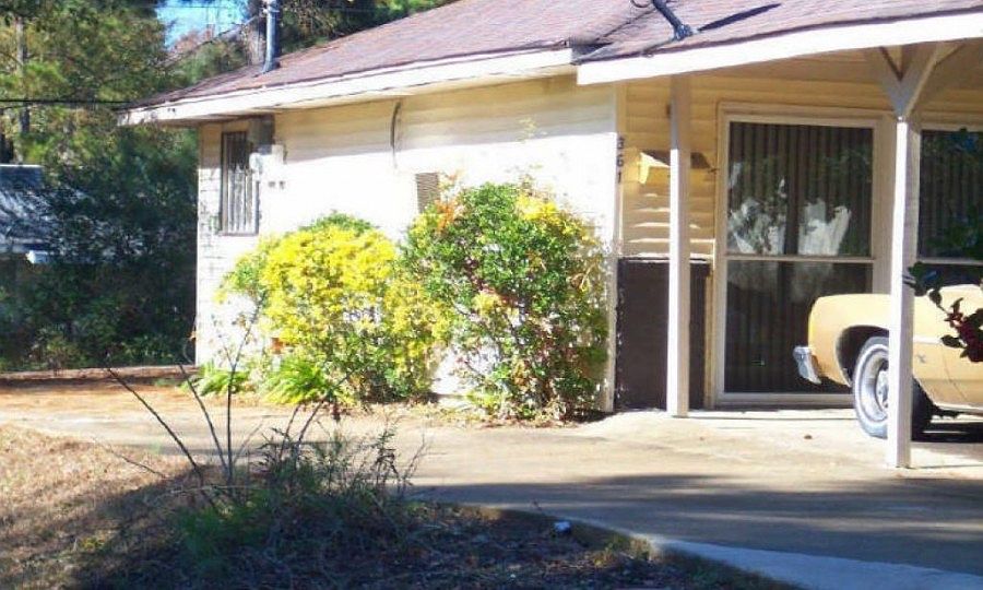 2nd image of 361 Queen Catherine Ln