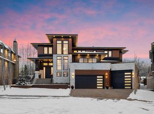 15 E Elveden Pl SW, Calgary, AB T3H 0L1